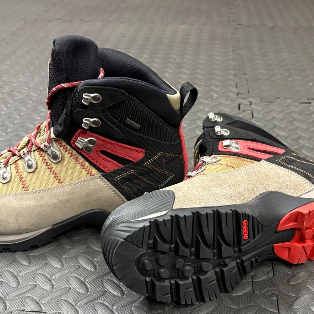 ASOLO Fugitive GTX Hiking Boot - Men's Size 11 (never worn, new) - Picture 3 of 7